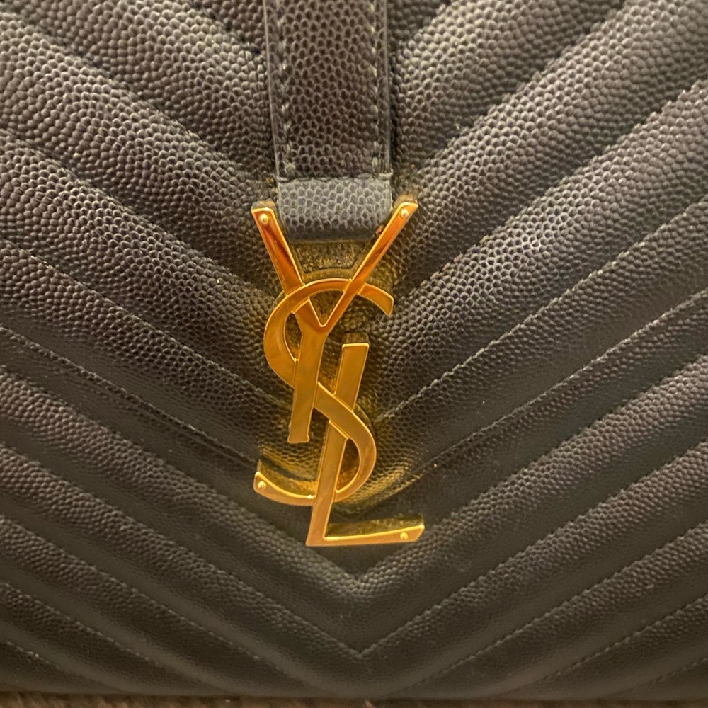 Authentic Yves Saint Laurent Black Quilted Shoulder Bag - Picture 3 of 12